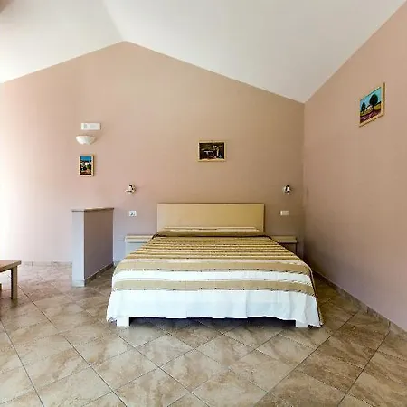 ريسيدنزا بورغو إيتاليكو فندق مبيت وإفطار سانتا دومينيكا