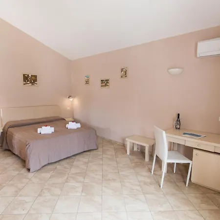 Residenza Borgo Italico Oda ve Kahvaltı