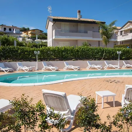 Residenza Borgo Italico לינה וארוחת בוקר 3*