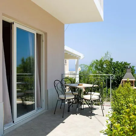 Residenza Borgo Italico לינה וארוחת בוקר סנטה דומניקה