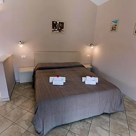 Residenza Borgo Italico 3*