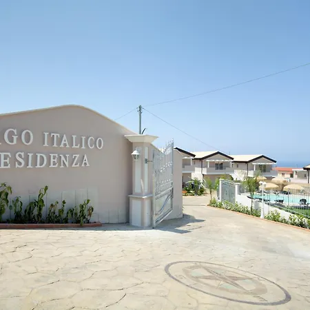 Residenza Borgo Italico לינה וארוחת בוקר 3*