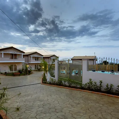 Residenza Borgo Italico לינה וארוחת בוקר סנטה דומניקה