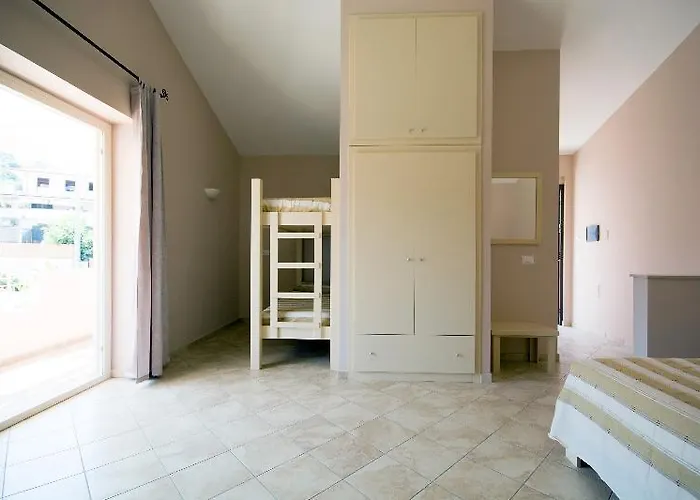 Residenza Borgo Italico סנטה דומניקה