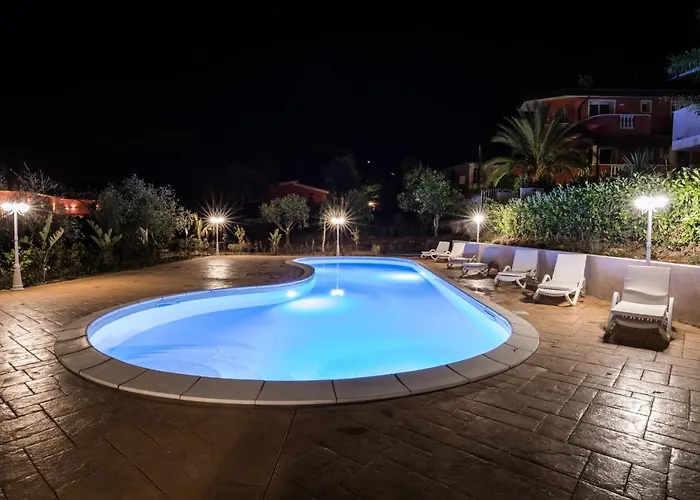 לינה וארוחת בוקר Residenza Borgo Italico סנטה דומניקה