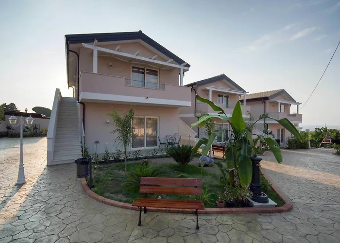 Residenza Borgo Italico סנטה דומניקה