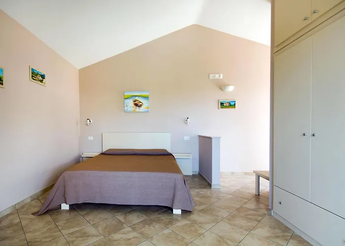 לינה וארוחת בוקר Residenza Borgo Italico 3*