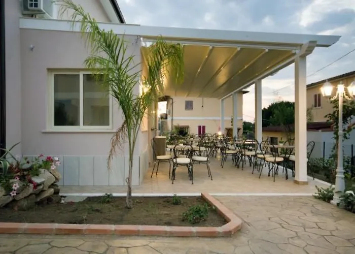 Residenza Borgo Italico לינה וארוחת בוקר סנטה דומניקה